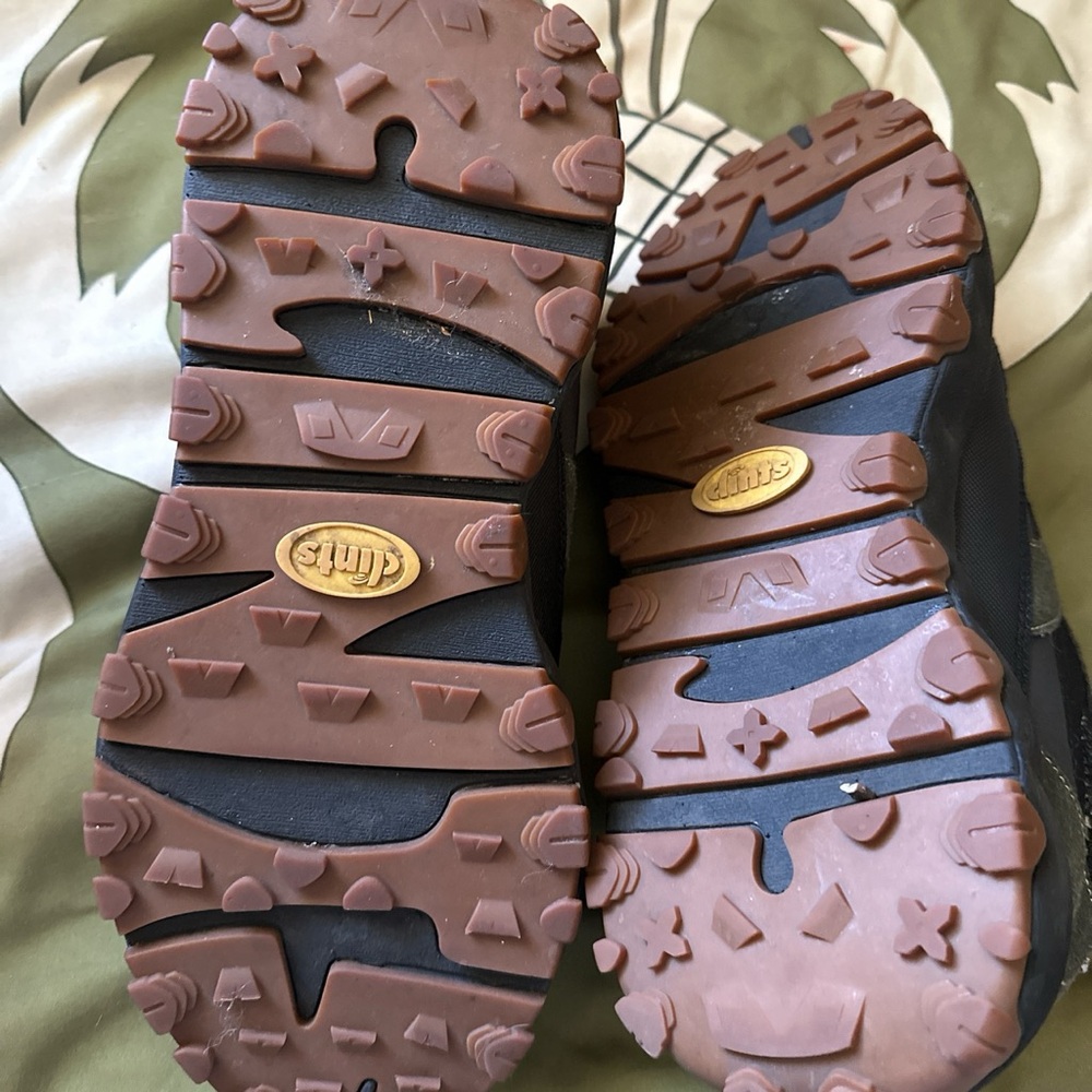 Clint’s Inc Green - image 1